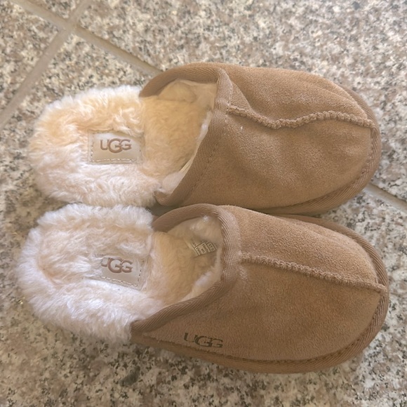NEW Kids Ugg Classic Keegan Slide Slippers Size 11 - Picture 2 of 7